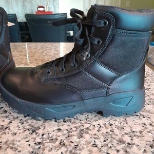 Mens steel shank boots